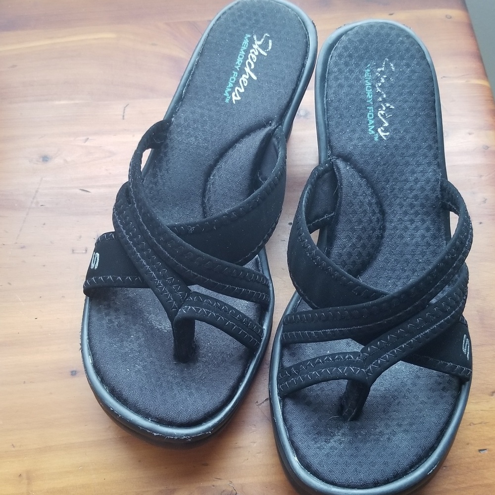 🔥Skechers Memory foam wedges